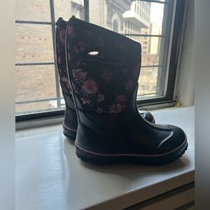 Kids Floral Black BOGS Boots